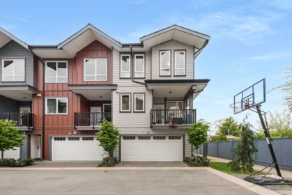 Front Yard Photo of 33 11851 232 Street, Maple Ridge, BC