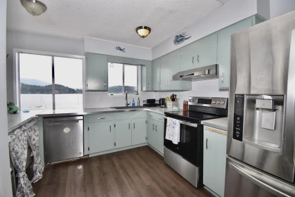 Guest Bathroom Photo of 484 Marine Drive, Gibsons, BC