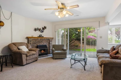 Garage Interior Photo of 1 2988 Horn Street, Abbotsford, BC