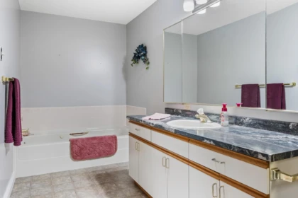 Laundry Room Photo of 1 2988 Horn Street, Abbotsford, BC