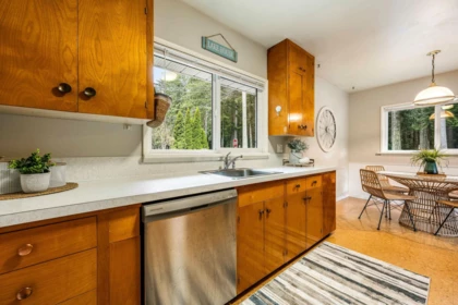 Basement Recreation Room Photo of 404 Birch Street, Cultus Lake, BC