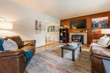 Breakfast Nook Photo of 404 Birch Street, Cultus Lake, BC