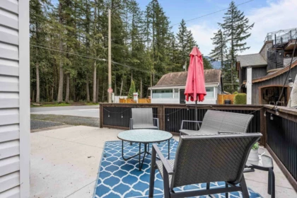 Kitchen Island Photo of 404 Birch Street, Cultus Lake, BC