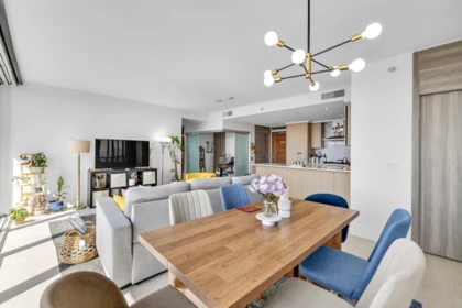 Kitchen Island Photo of 4207 4720 Lougheed Highway, Burnaby, BC