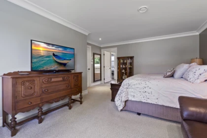 Walk-In Closet Photo of 1404 Townline Road, Abbotsford, BC