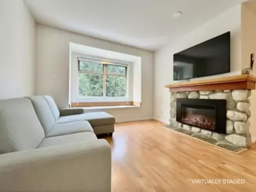 21 2050 Lake Placid Road, Whistler, BC, Whistler — Apartment/Condo for sale