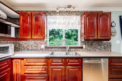 Guest Bathroom Photo of 20571 46a Avenue, Langley, BC
