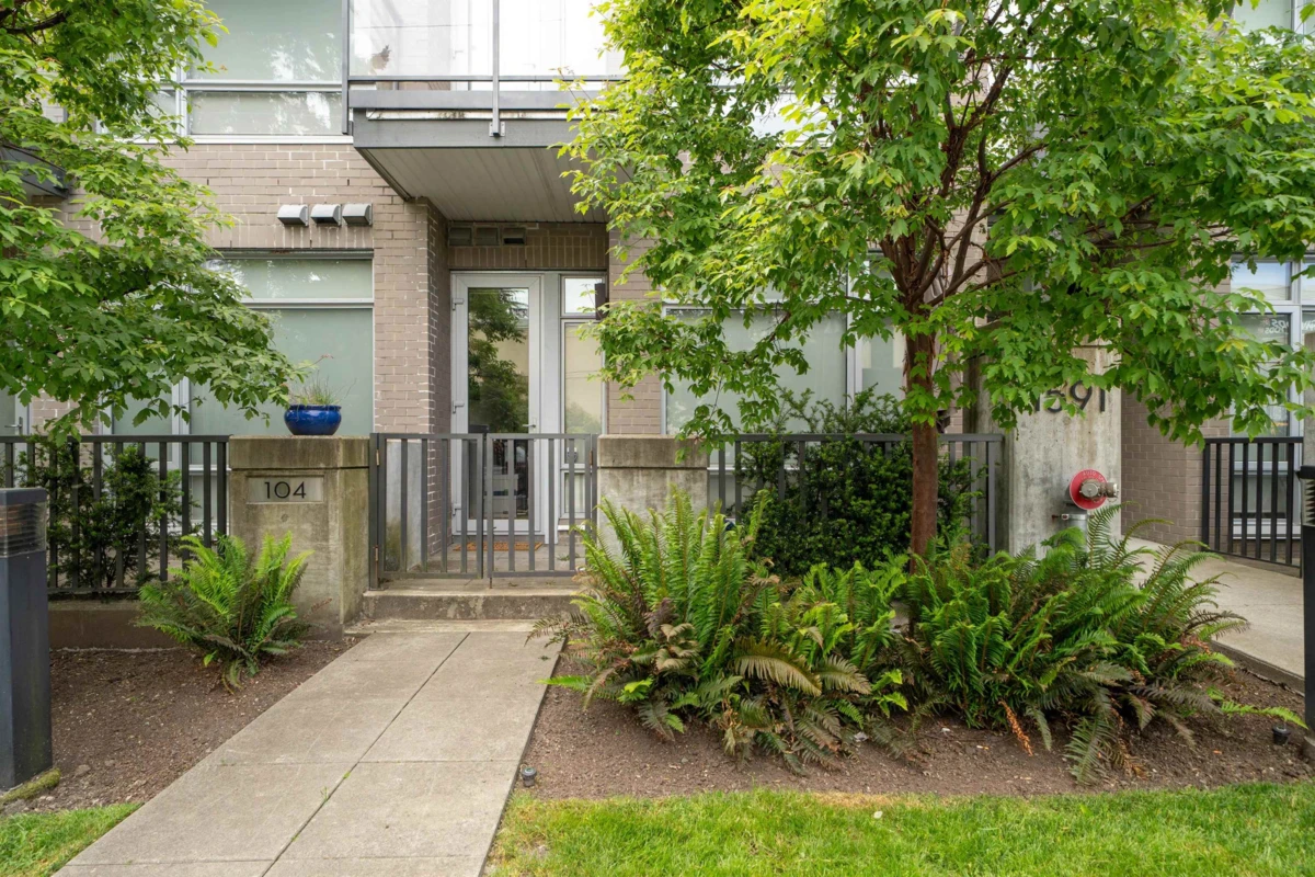 Dining Area Photo of 104 1591 Bowser Avenue, North Vancouver, BC