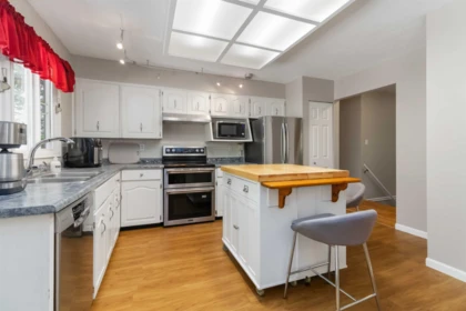 Kitchen Photo of 31747 Viewcrest Avenue, Mission, BC