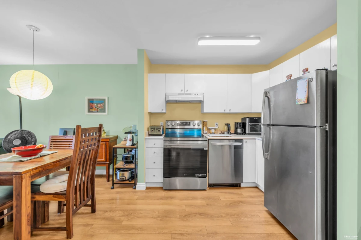 Family Room Photo of 202 3624 Fraser Street, Vancouver, BC