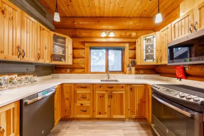 Breakfast Nook Photo of 71692 Cone Court, Sunshine Valley, BC