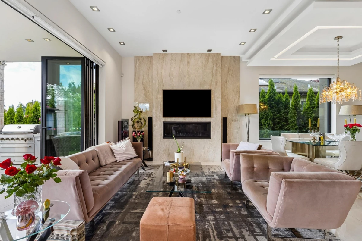 Family Room Photo of 2256 Jefferson Avenue, West Vancouver, BC