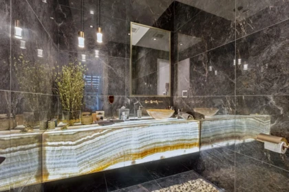 Guest Bathroom Photo of 2256 Jefferson Avenue, West Vancouver, BC