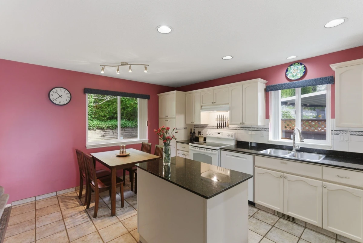 Dining Area Photo of 7935 Topper Drive, Mission, BC