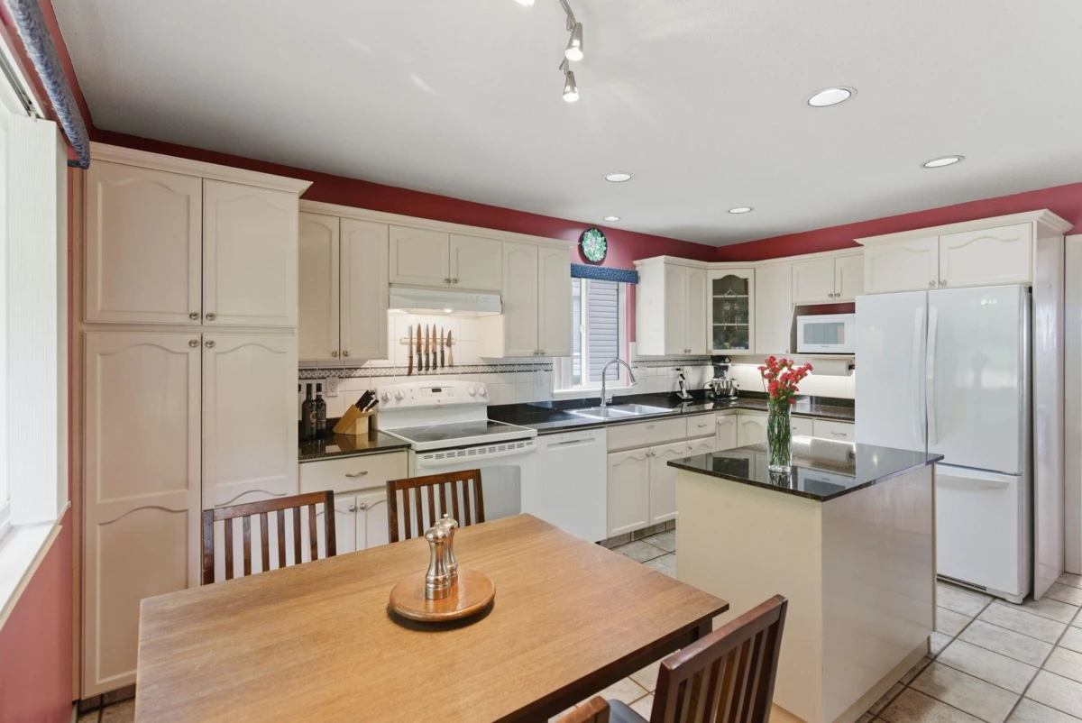 Family Room Photo of 7935 Topper Drive, Mission, BC