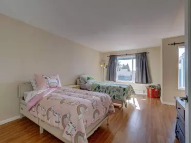 Loft / Bonus Room Photo of 5 822 Gibsons Way, Gibsons, BC