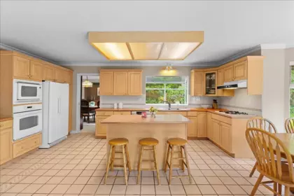 Breakfast Nook Photo of 2471 Mowat Place, North Vancouver, BC