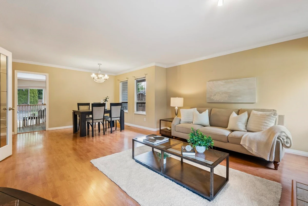 Dining Area Photo of 8068 161a Street, Surrey, BC