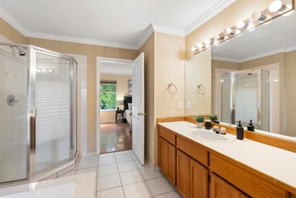 Hallway Photo of 8068 161a Street, Surrey, BC