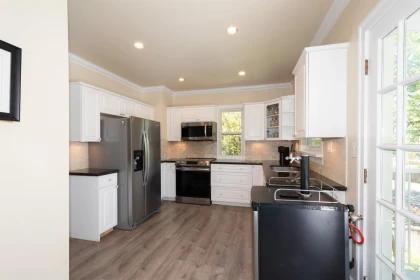 Kitchen Island Photo of 3908 Blenheim Street, Vancouver, BC