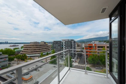 712 175 W 1st Street, North Vancouver, BC, North Vancouver — Apartment/Condo for sale