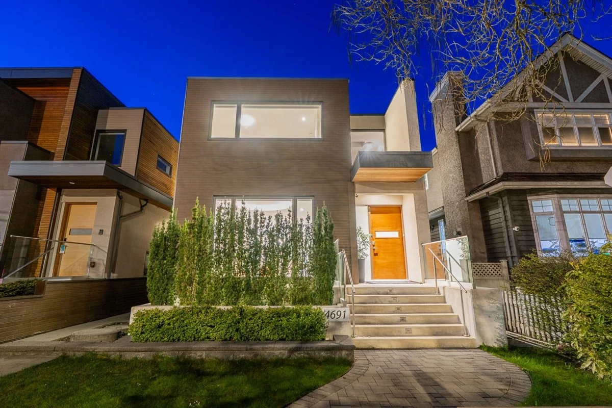 Exterior Rear Photo of 4691 W 9th Avenue, Vancouver, BC
