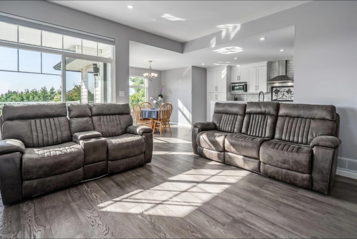 Living Room Photo of 33764 Blueberry Drive, Mission, BC