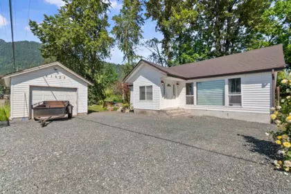 41023 Yale Road, Chilliwack, BC, Chilliwack — Single Family Residence for sale