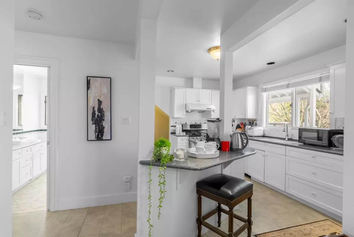 Family Room Photo of 4405 W 9th Avenue, Vancouver, BC