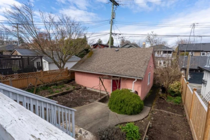 Laundry Room Photo of 4405 W 9th Avenue, Vancouver, BC