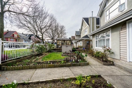 Front Yard Photo of 1407 E 12th Avenue, Vancouver, BC