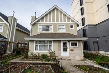 Outdoor Deck Photo of 1407 E 12th Avenue, Vancouver, BC