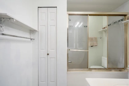 Powder Room Photo of 1407 E 12th Avenue, Vancouver, BC