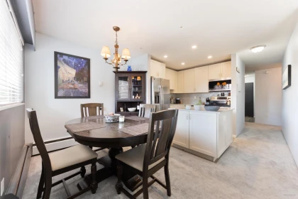 Breakfast Nook Photo of 205 330 W 2nd Street, North Vancouver, BC