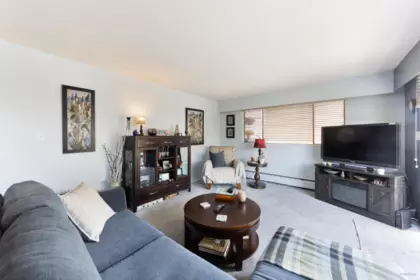 205 330 W 2nd Street, North Vancouver, BC, North Vancouver — Apartment/Condo for sale