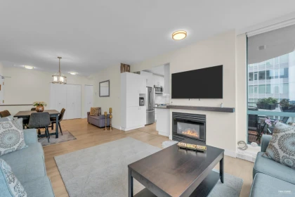 Kitchen Photo of 801 140 E 14 Street, North Vancouver, BC