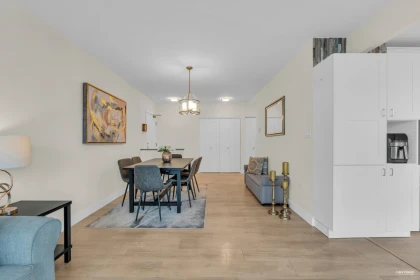 Mudroom Photo of 801 140 E 14 Street, North Vancouver, BC