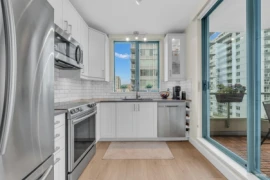 801 140 E 14 Street, North Vancouver, BC
