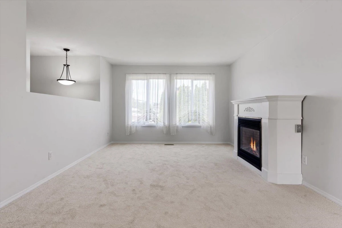 Dining Area Photo of 45322 Balmoral Avenue, Chilliwack, BC