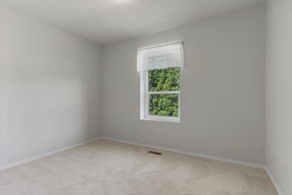 Guest Bathroom Photo of 45322 Balmoral Avenue, Chilliwack, BC