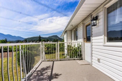 Primary Bedroom Photo of 45322 Balmoral Avenue, Chilliwack, BC