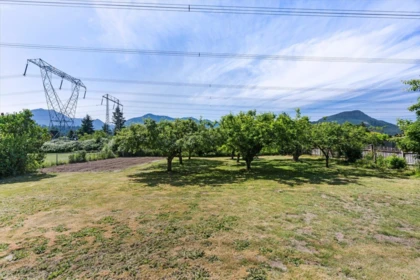 Swimming Pool Photo of 45322 Balmoral Avenue, Chilliwack, BC