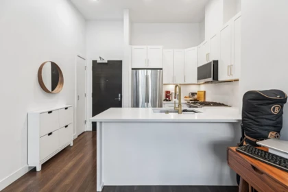 Primary Bathroom Photo of 101 2077 Rosser Avenue, Burnaby, BC
