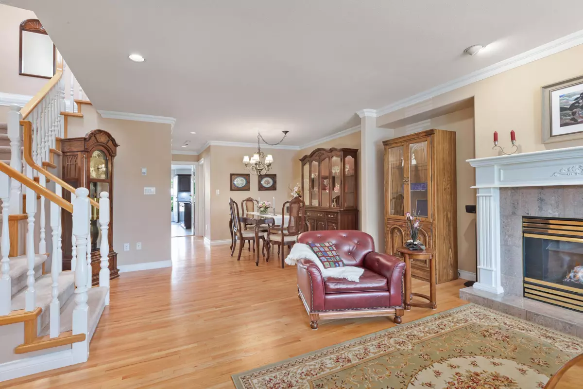 Family Room Photo of 326 E 12th Street, North Vancouver, BC