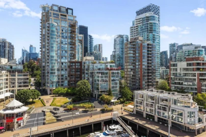 Front Yard Photo of 509 990 Beach Avenue, Vancouver, BC