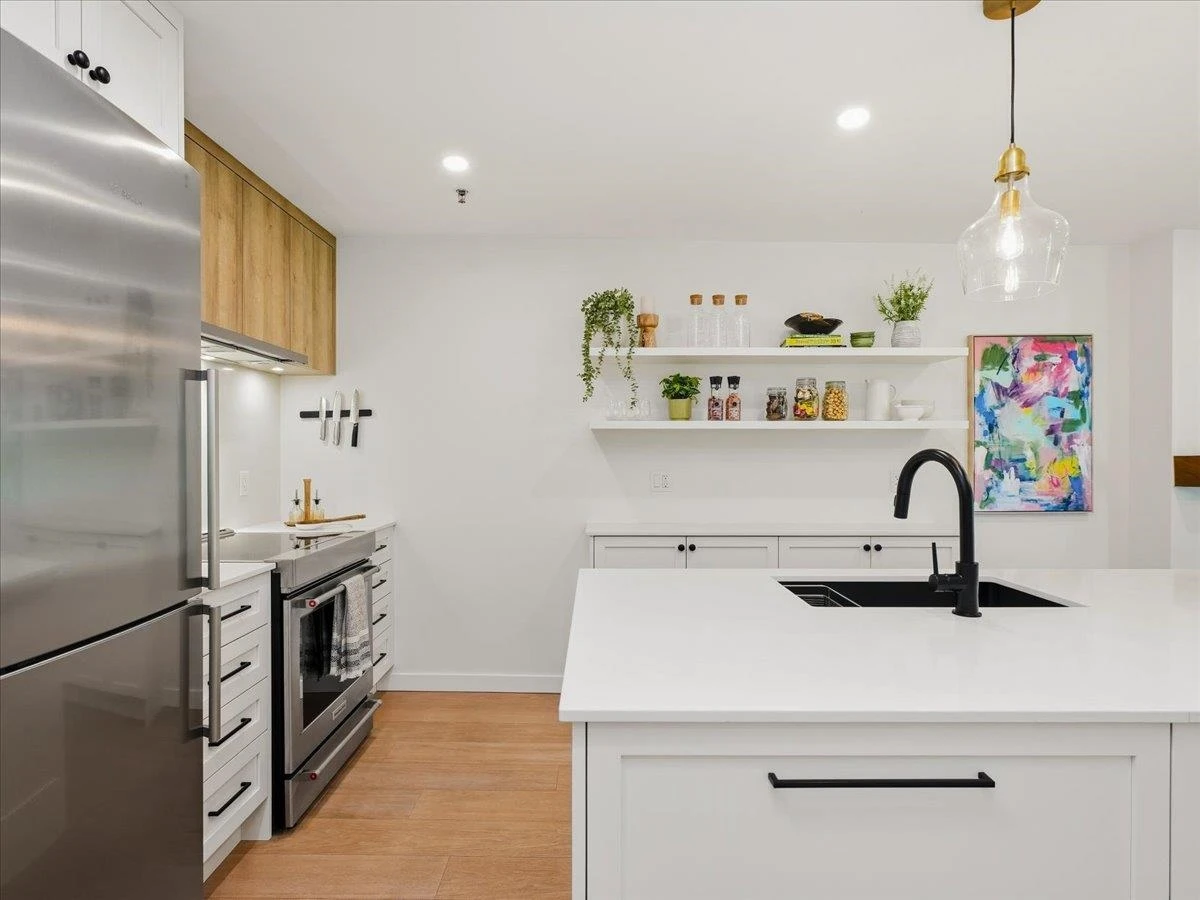 Living Room Photo of 207 1925 W 2nd Avenue, Vancouver, BC