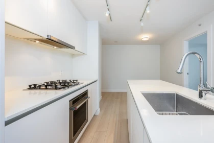 Kitchen Photo of 1005 988 Quayside Drive, New Westminster, BC