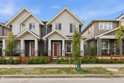 19660 74a Avenue, Langley, BC, Langley — Half Duplex for sale