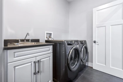 Mudroom Photo of 16088 28b Avenue, Surrey, BC