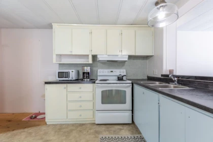 Kitchen Island Photo of 58 21163 LOUGHEED HIGHWAY, Maple Ridge BC V2X 2R4